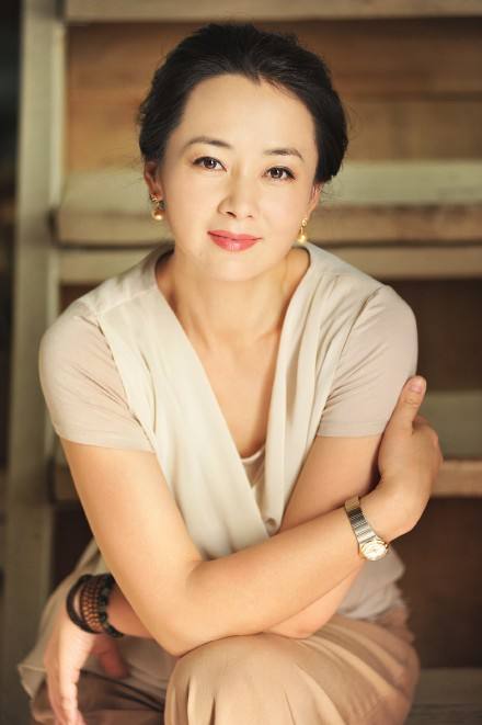 张国立前妻罗春秀_演员张国立前妻_张国立与罗春秀离婚原因
