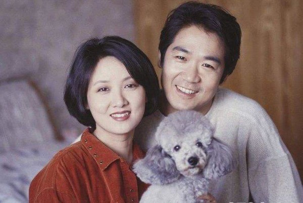 演员张国立前妻_张国立与罗春秀离婚原因_张国立前妻罗春秀
