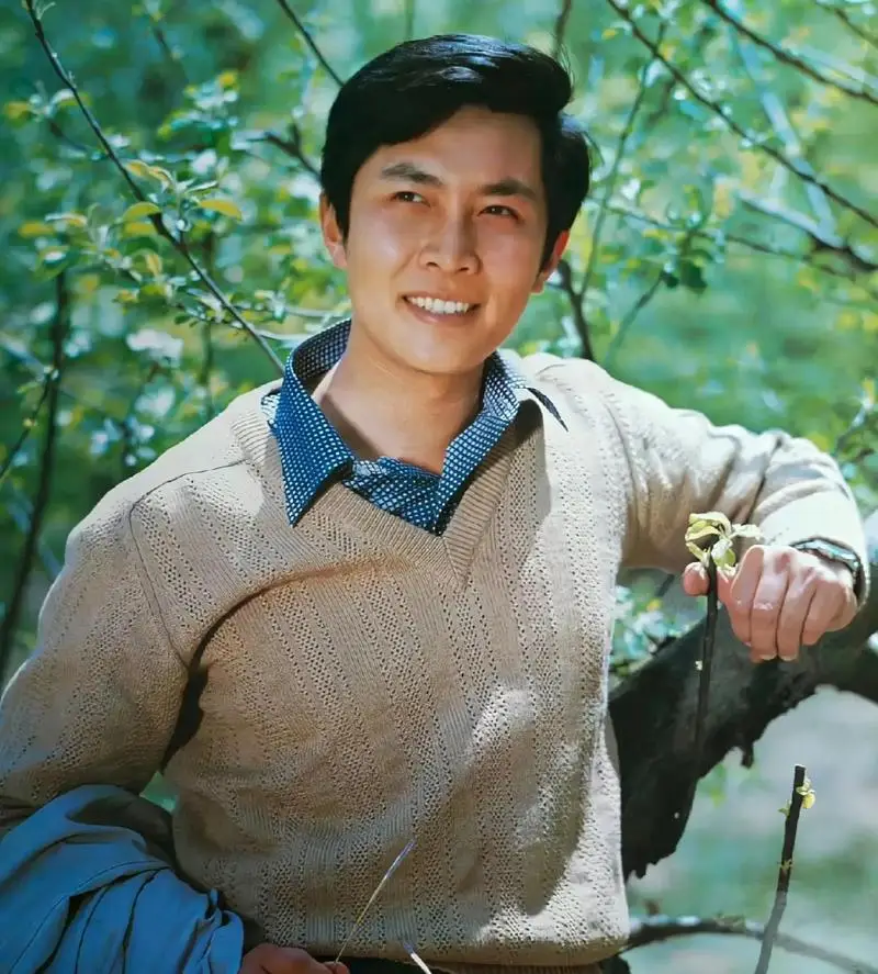 唐国强“舌战群儒”_唐国强演技派标杆_唐国强综艺节目表现