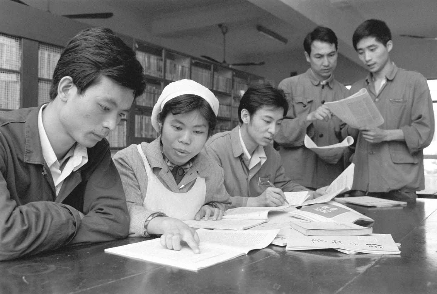 去k书联系方式_世界读书日 读书的好处 读书方式与空间