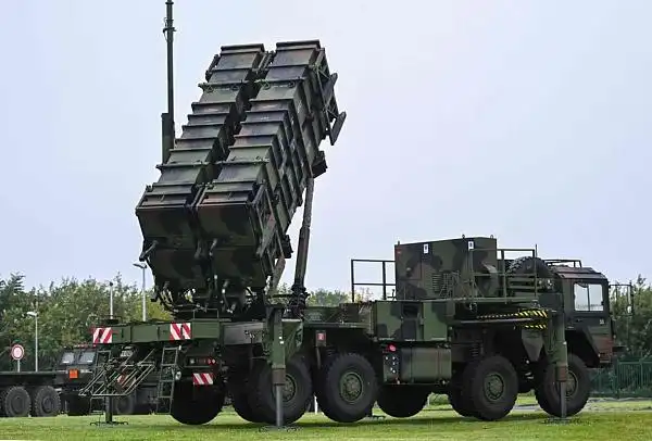 特朗普美国武器援助乌克兰_北约国家出资购买武器_特朗普：我们在乌克兰战争中赚钱了