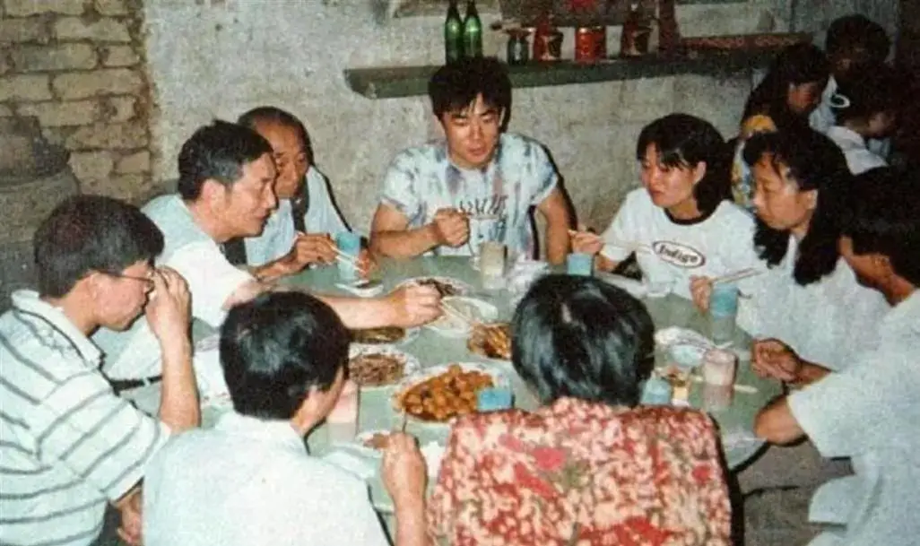 任贤齐回乡修旧屋_任贤齐武汉祖宅翻修_任贤齐感谢老乡帮自己修缮祖宅
