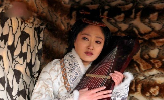 三国蔡文姬无惨_三国才女 蔡文姬 悲惨经历_蔡文姬 乱世人生