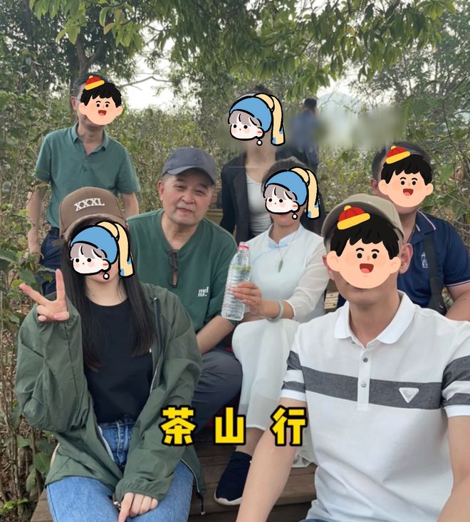毕福剑饭局合影被挤边_参加毕福剑饭局的人_毕福剑最新动态