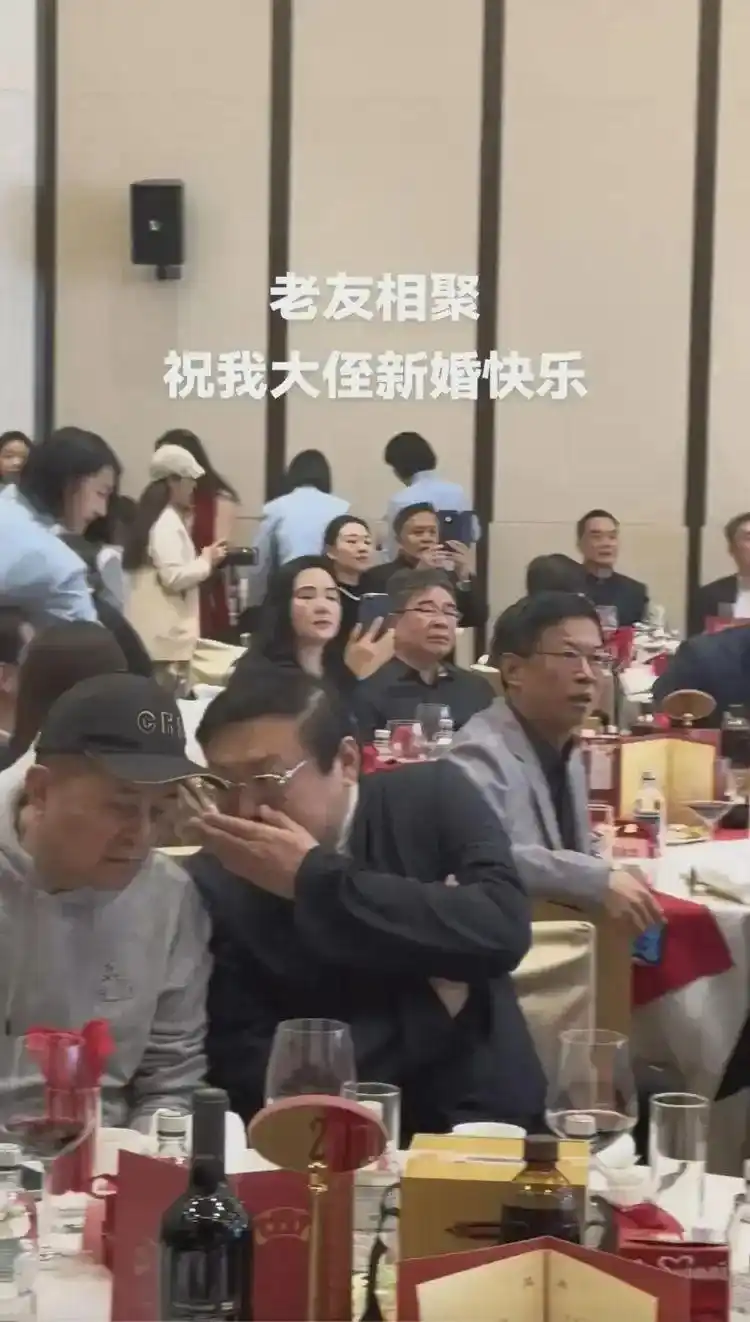 三位老艺术家北京同框_黄宏毕福剑梁宏达怀旧聚会_参加毕福剑饭局的人
