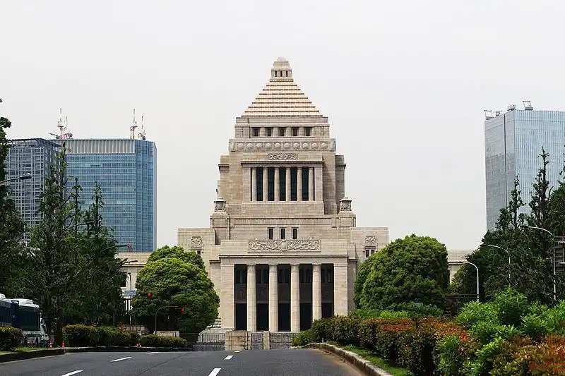 高市早苗首相之路“一波三折”_高市早苗 日本首位女首相 自民党总裁选举