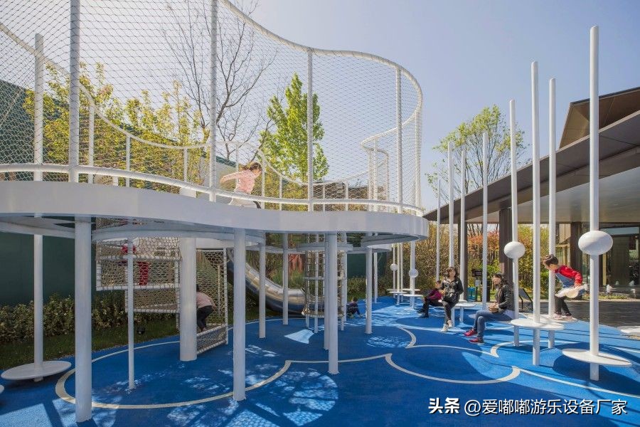 儿童游乐园设备报价表_淘气堡价格范围_电玩游戏机厂家一般都有哪些产品