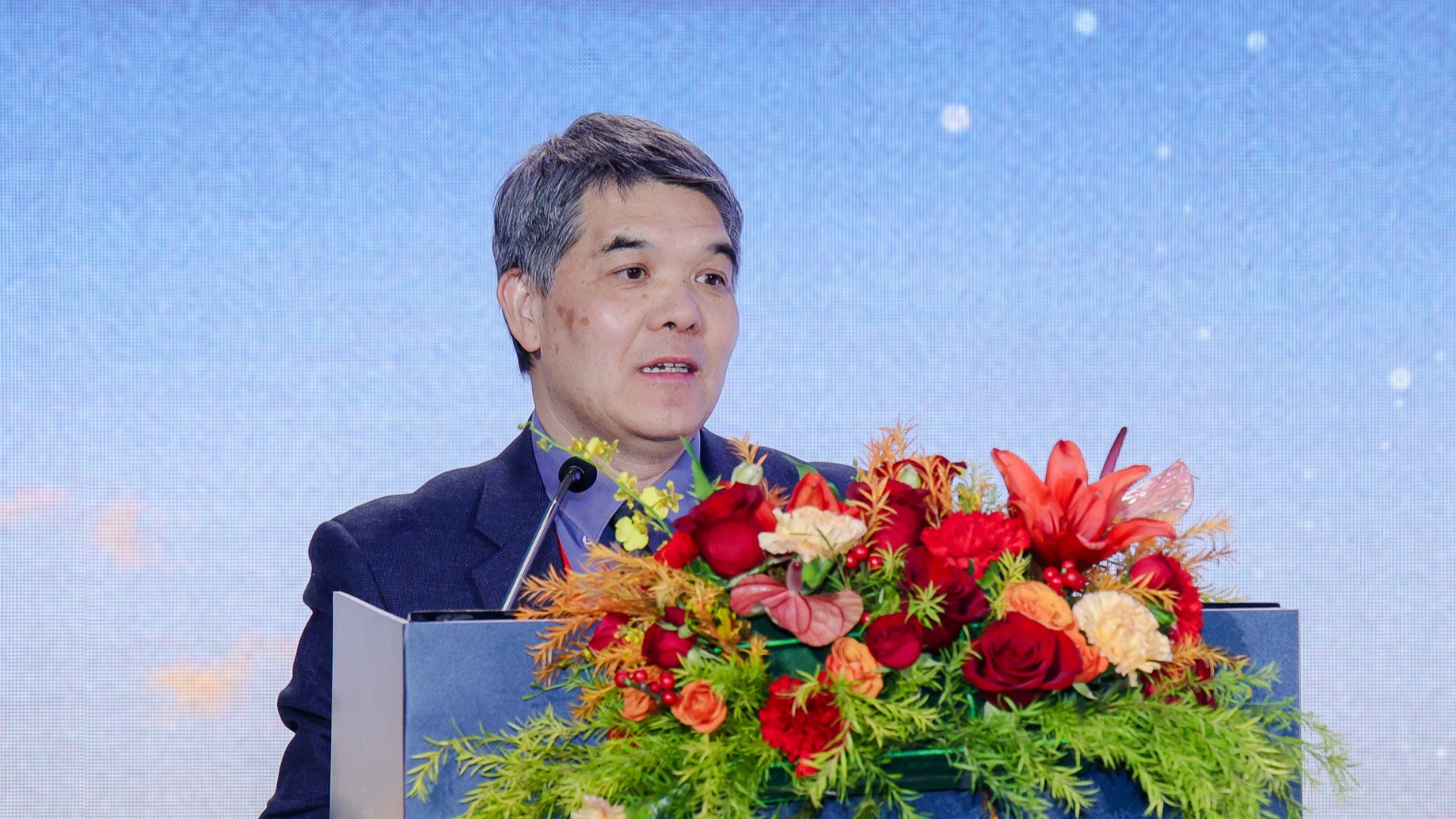 中央财经频道广播_中央经济工作会议解读_高质量发展路径探讨