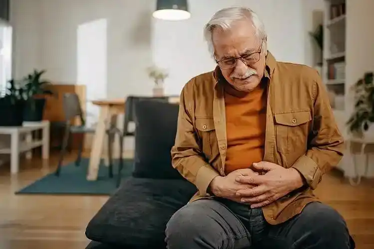 吃饭太快猝死_吃饭不喝水死的快_中年男性吃饭风险