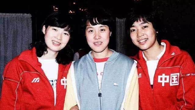 中国女排历史上唯一一位五冠王近况如何！身价过亿，女儿实力很强