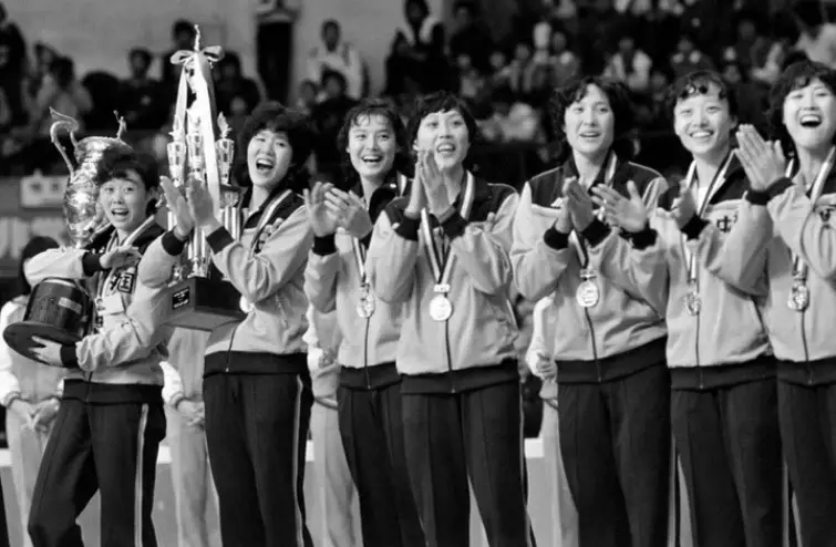 女排梁艳的女儿_梁艳 中国女排五连冠 退役后生活