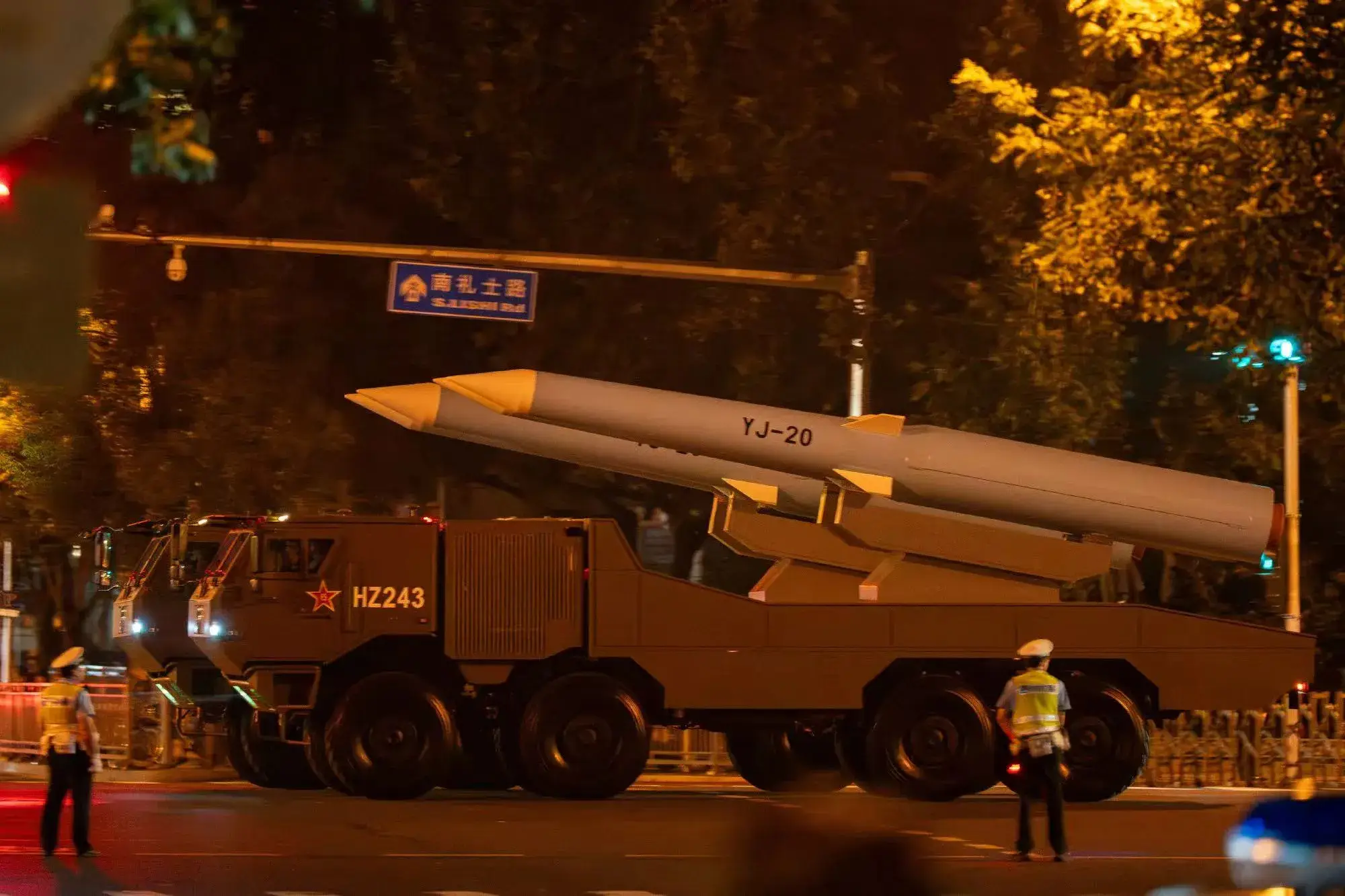 高超武器划清“真伪”，中国明确核心标准：5马赫持续机动飞行
