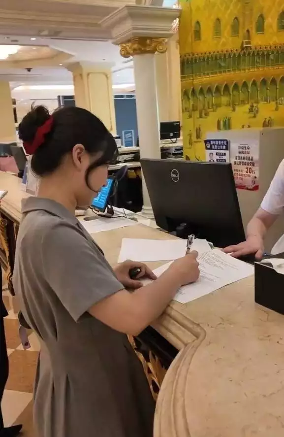 宠物主题房预订价格_武汉碧桂园凤凰酒店宠物陪睡服务_宠物服务