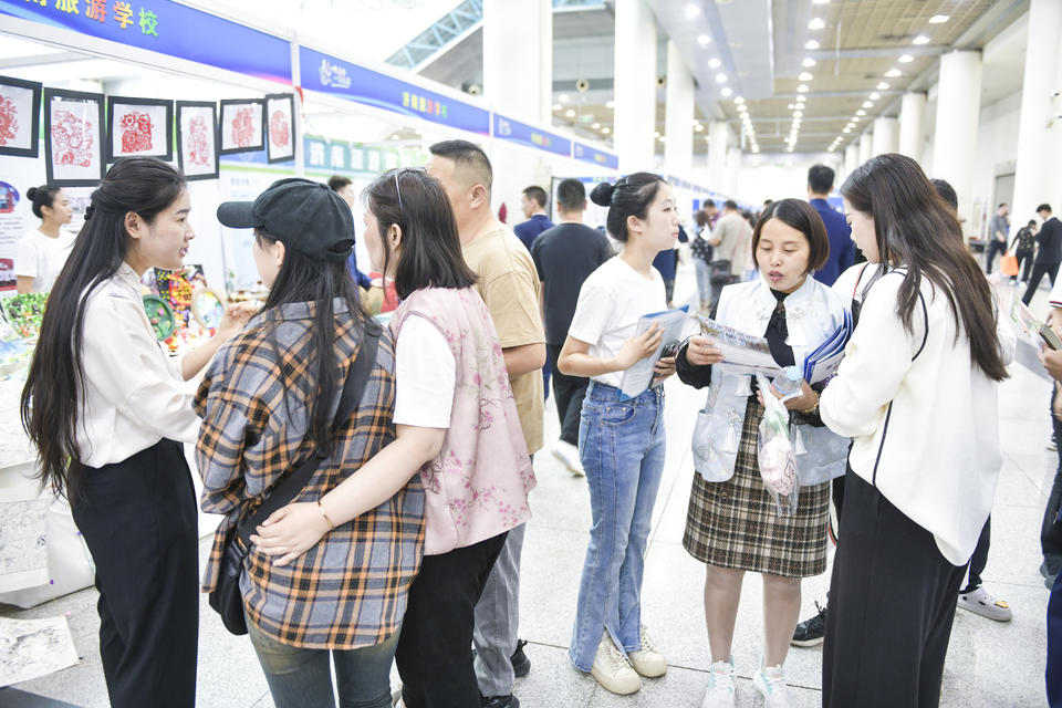 济南市职业教育活动周_济南职业学校园网登录_济南现代职业教育体系建设
