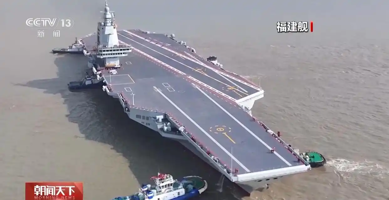 中国第三艘航空母舰性能特点_中国海军福建舰首次航行试验_福建舰三型舰载机各有什么特点