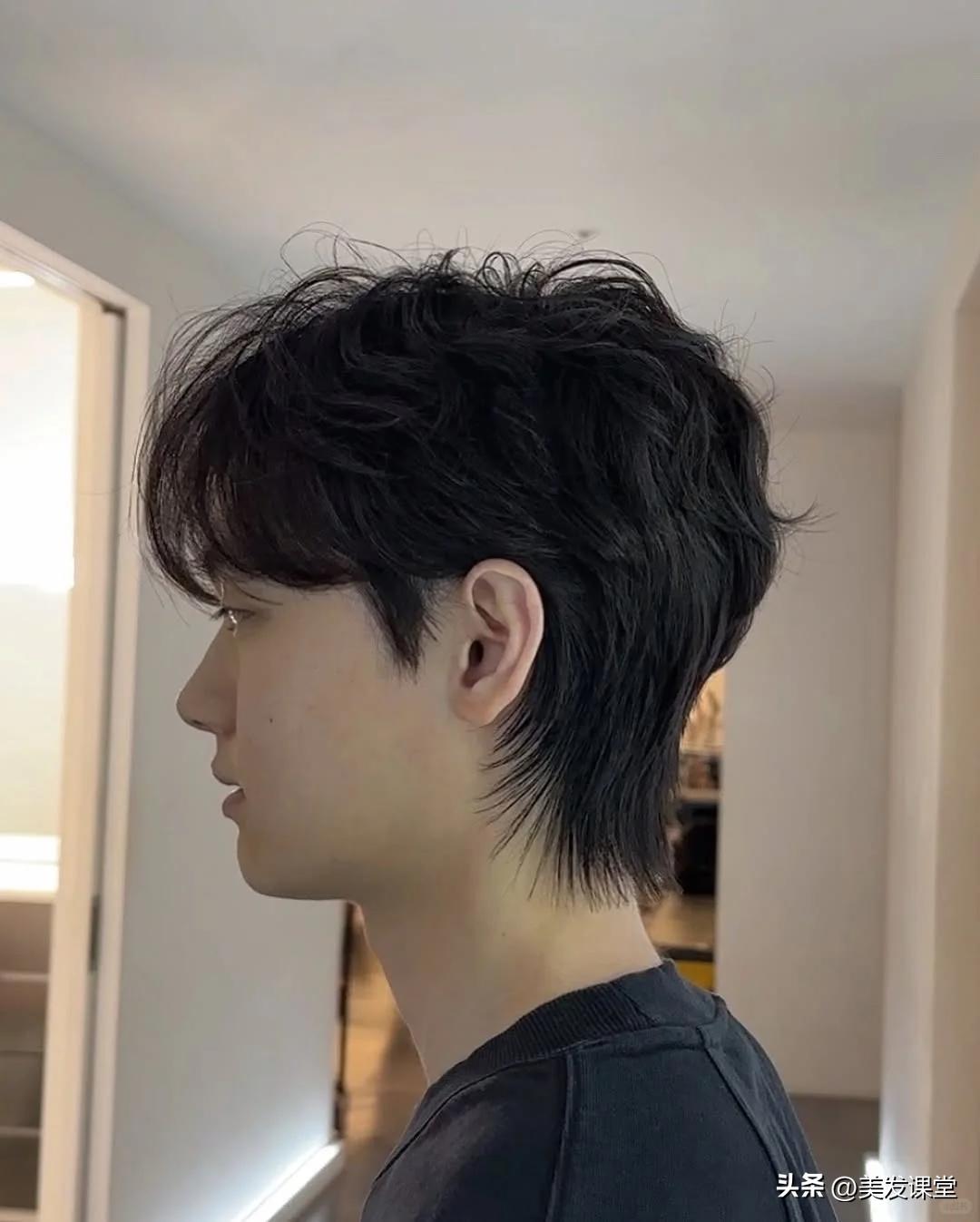 痞帅风前刺打理技巧_美式前刺发型设计_2025男士流行发型