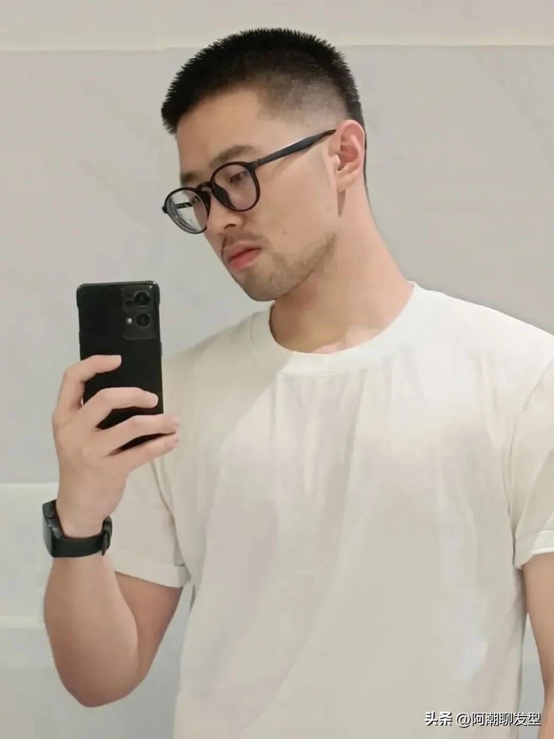 男士2025下半年潮流发型_清爽干净显气质男士发型_2025男士流行发型