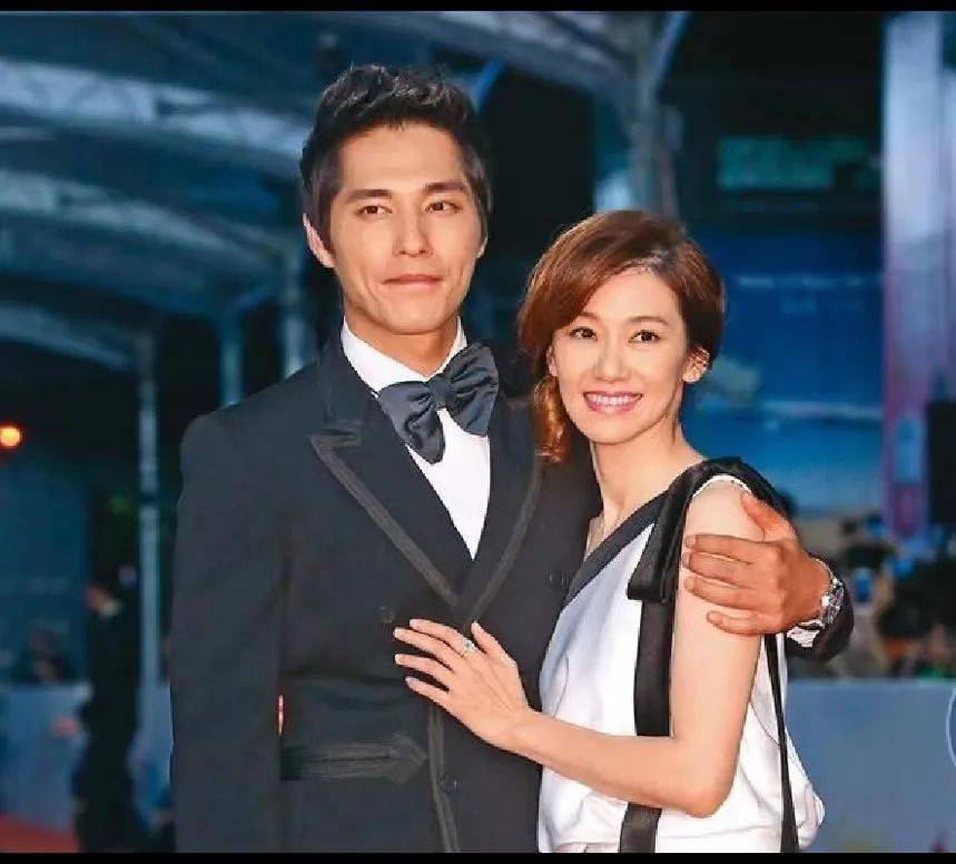 蓝正龙周幼婷离婚 爆料 情侣装离婚_台湾 女演员离婚