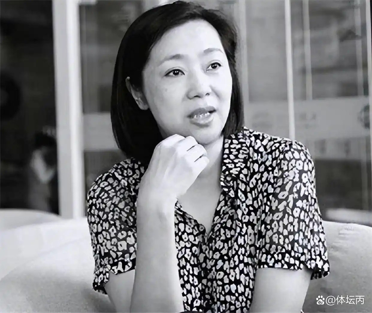 女排五冠王梁艳近况：退役后和球迷创下过亿资产？女儿是清华博士
