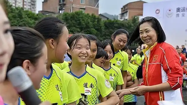 梁艳 中国女排 五连冠_老女排梁艳