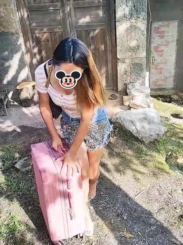 女子离家出走十多年父母不开门磕头认错_男子离家多年突然回家 父母没认出_离家出走十多年后父母不肯原谅怎么办