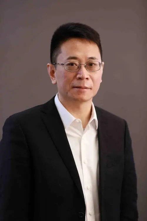 张凌云在今日视点中的主持风格与表现分析