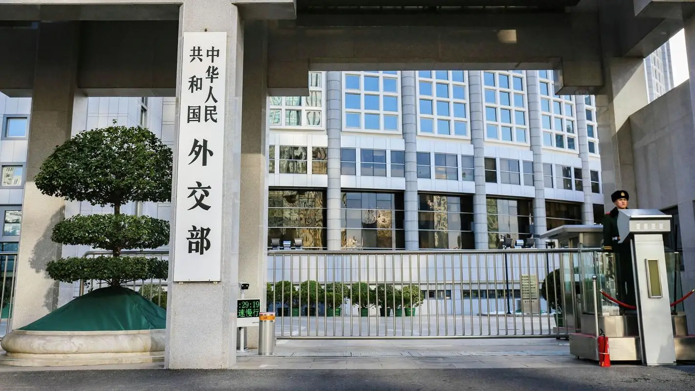 美国战略重心俄罗斯倾斜_日本对美依赖度下降_美国证实日本即将沉没