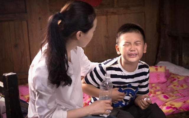 王艳跟王志才的照片_王艳 丈夫比她大11岁 继子王烁比她小8岁