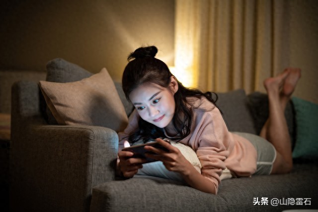 手机内存满?关闭3个设置,自动清理缓存不卡顿,照片APP都不用删 手机内存满?关闭3个设置,自动清理缓存不卡顿,照片APP都不用删