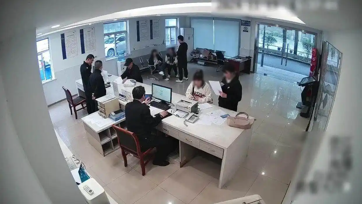 细数那些“不靠谱的恋爱”,有人被偷有人被骗|一周警报 细数那些“不靠谱的恋爱”,有人被偷有人被骗|一周警报