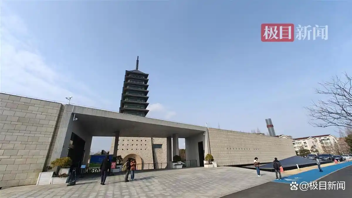 法国小伙将外祖父所留618张日军侵华照片,移交上海淞沪抗战纪念馆 法国小伙将外祖父所留618张日军侵华照片,移交上海淞沪抗战纪念馆
