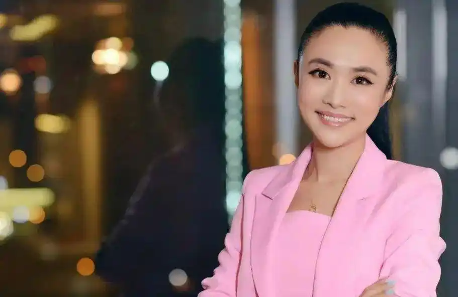 央视美女主持人排名_cctv13晚间新闻女主持人_央视当家花旦颜值高