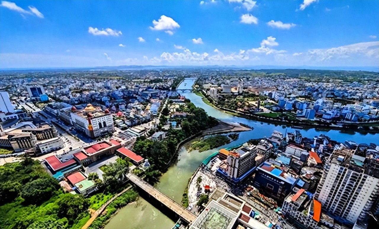 东兴近期重大新闻_防东高铁东兴一日游_东兴中越跨境旅游攻略
