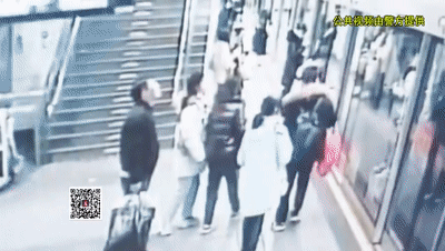 13岁女孩失联7天竟躲空房间玩手机_离家出走少女失联48小时警方追踪好心人帮助找到母女矛盾根源_失联少女警方追踪42小时找到好心人帮助