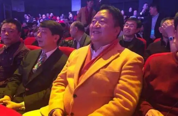 春晚笑脸哥真实身份_笑脸哥冉东升故事_冉东升春晚19年观众席