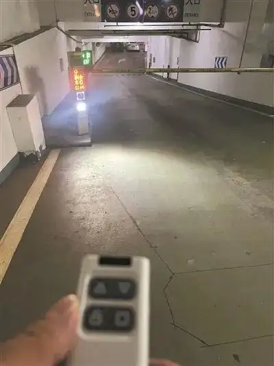 “万能遥控器”热卖,能开广州部分小区门禁,律师提醒 “万能遥控器”热卖,能开广州部分小区门禁,律师提醒