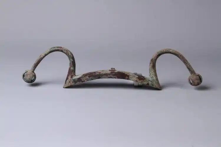 “摸金校尉”的双面人生:白天保护性考古,夜里用炸药盗墓 “摸金校尉”的双面人生:白天保护性考古,夜里用炸药盗墓