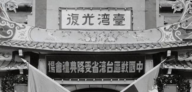 解放军演练抢滩登陆 机器狗打头阵 现代化立体作战体系展示