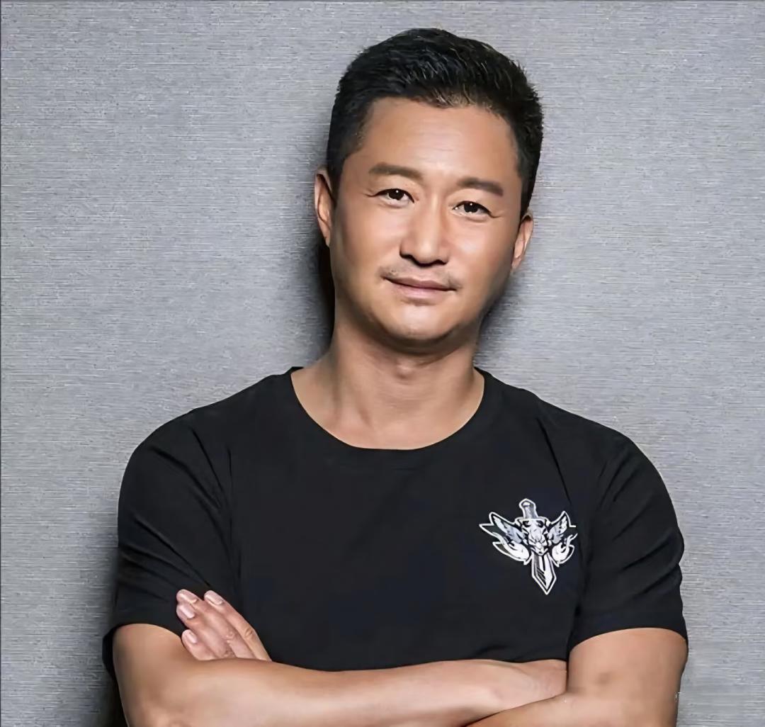 吴京入戏太深被网友调侃_吴京抽象风言论_吴京战狼肌肉图片大全