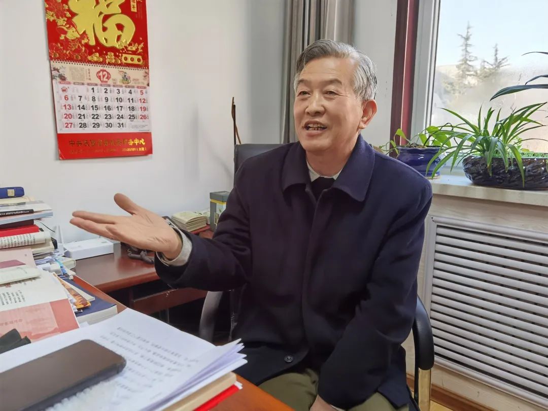 黄龙县关工委工作_退休老干部环城走的新闻稿件_退休老干部奉献精神