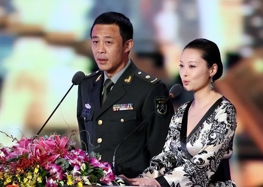 袁立最新动态_袁立和徐威有孩子吗_袁立近况