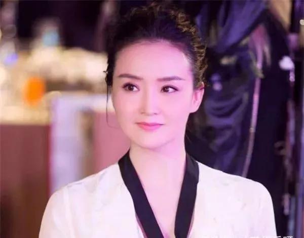 王艳21岁被王志才“骗到手”,看到王艳20年前旧照,难怪着急 王艳21岁被王志才“骗到手”,看到王艳20年前旧照,难怪着急