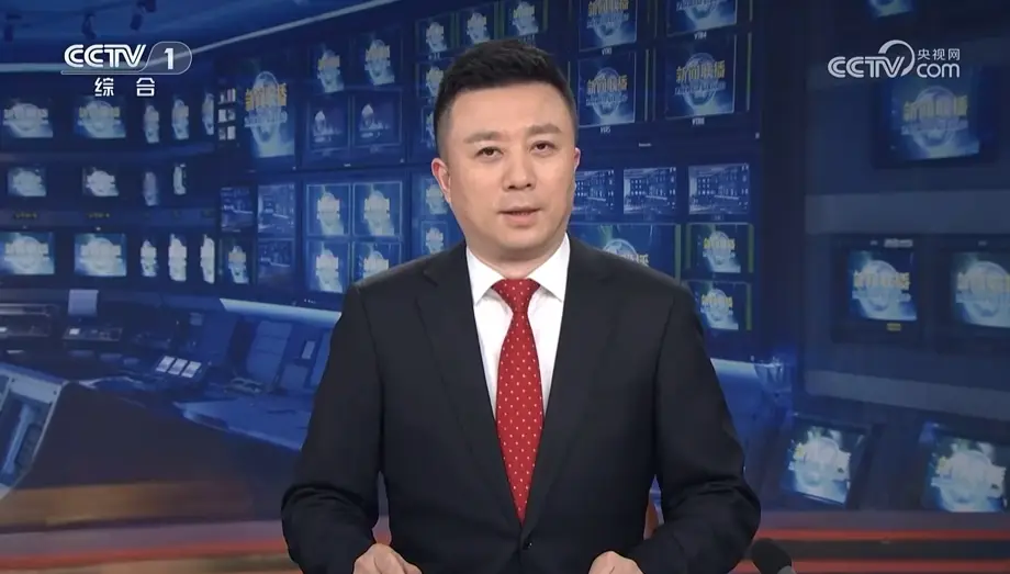 潘涛:从早到晚不停歇,3月11号一天时间连续出镜主持3个新闻节目 潘涛:从早到晚不停歇,3月11号一天时间连续出镜主持3个新闻节目