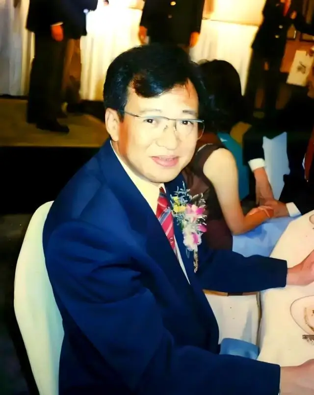 许绍雄最新治疗进展_吴卓羲透露许绍雄病危昏迷未醒_欢喜哥许绍雄病危