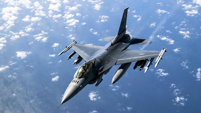 美国最成功的战机之一，“空中多面手”F-16为什么能畅销全球？