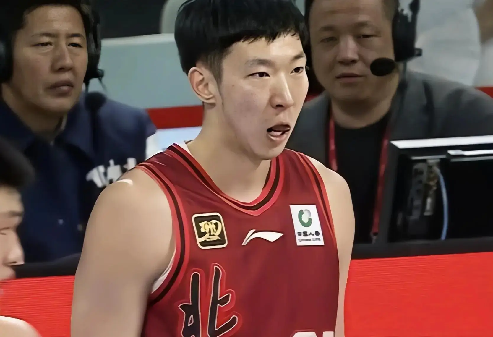 周琦18+6+2，方硕14+8，北京117-98击败天津，结束三连败！