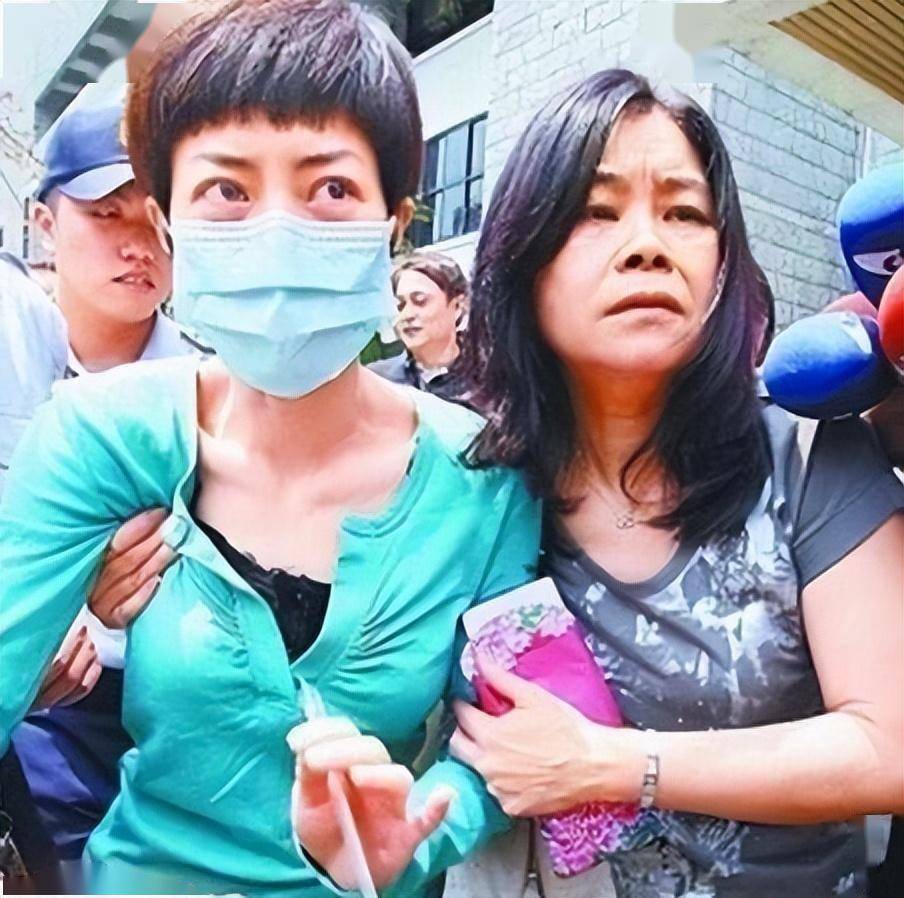 徐怀钰原生家庭经历_徐怀钰浪姐翻红机会_徐怀钰周洁琼合唱《踏浪》