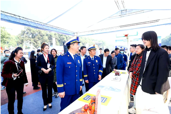 安全教育新闻稿件_西南大学消防安全教育现场会_重庆市119消防宣传月进学校