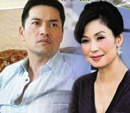 61岁吕良伟近照, 三个妻子一个比一个强, 但是样貌上一个比一个丑
