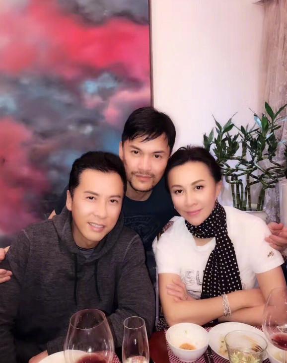 61岁吕良伟近照, 三个妻子一个比一个强, 但是样貌上一个比一个丑